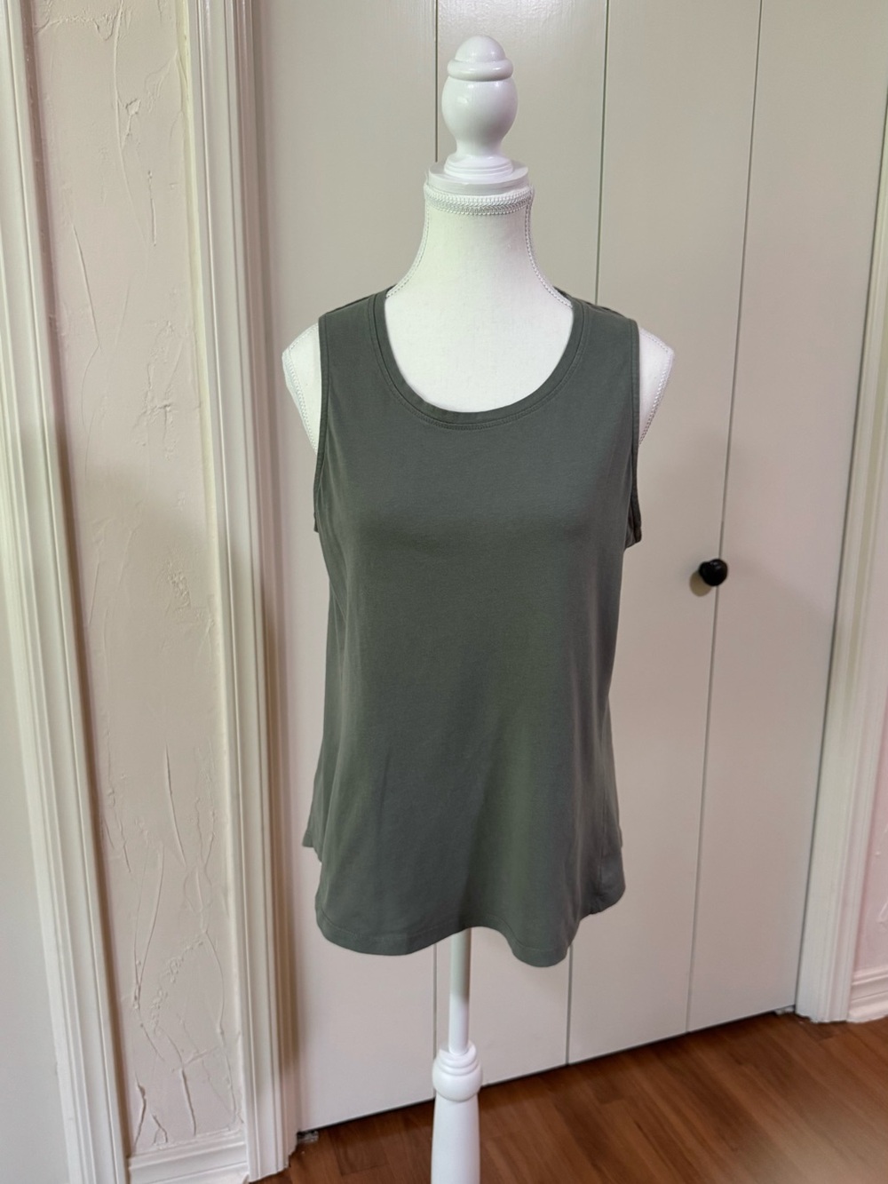 Kuhl Olive Green Scoop Neck Tank Hiking Outdoor Size Medium